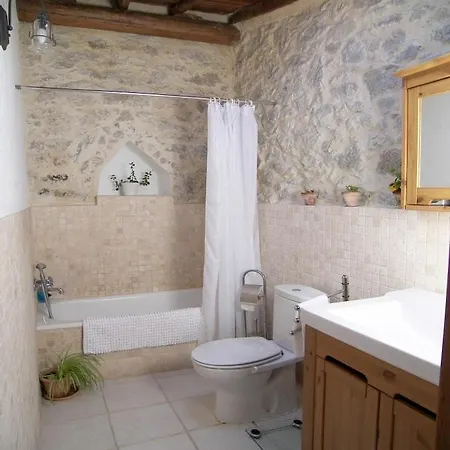 Secret Garden - Romantic With Patio And Pool - Privacy Holiday home *